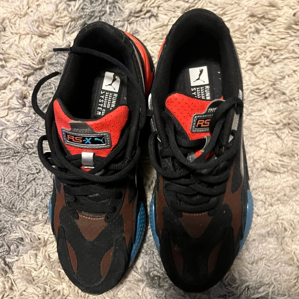 Size 10 pumas multicolor nice and rare